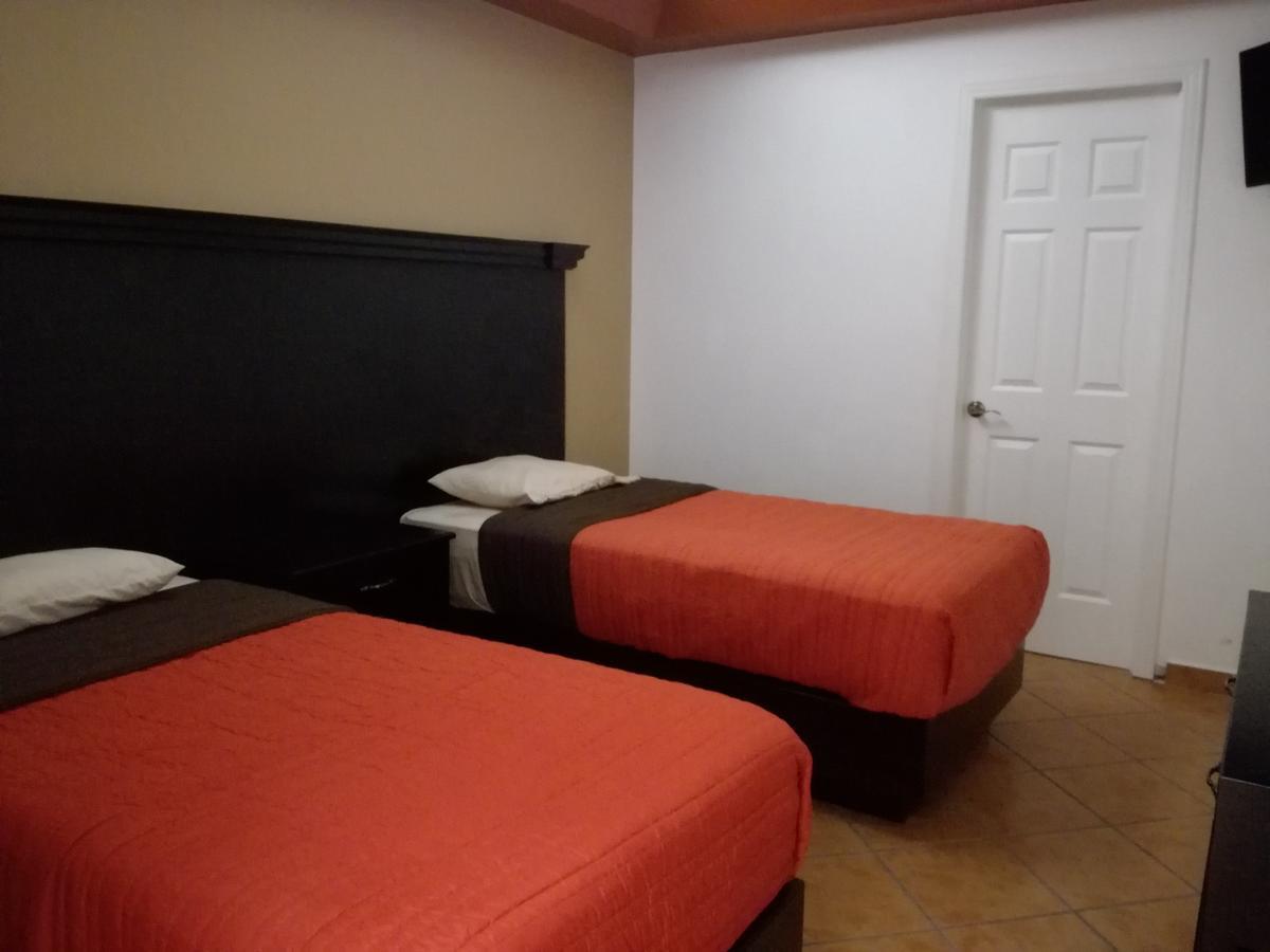 Hotel Y Plaza Jalpan Exterior photo
